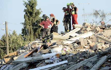 Terremoto Emilia: donna estratta viva dalle macerie