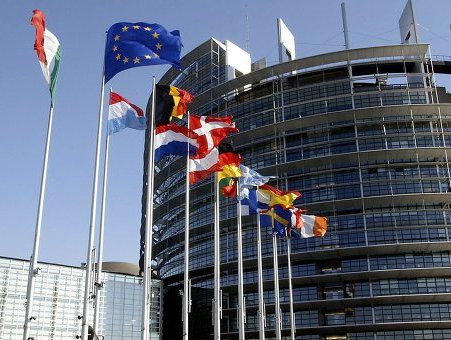 UE e spending review: 74% degli eurodeputati chiede una sede unica
