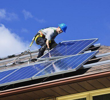 Fotovoltaico: incentivi solo a chi garantisce lo smaltimento a fine vita