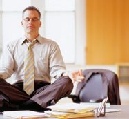 Contro lo stress lavorativo, arriva lo yoga aziendale