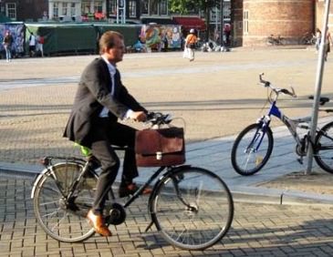 Assicurazioni: una polizza per chi va al lavoro in bici