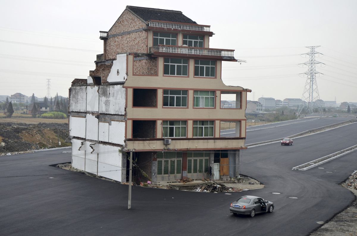 Cina: sfidano il governo e la casa non viene demolita
