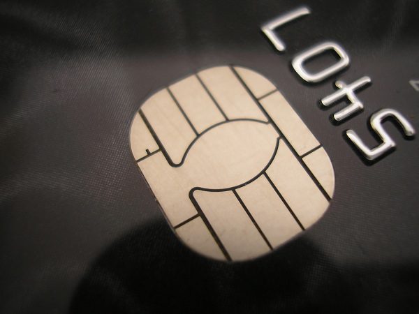 Carte di credito per pagare su internet, boom dell’ecommerce