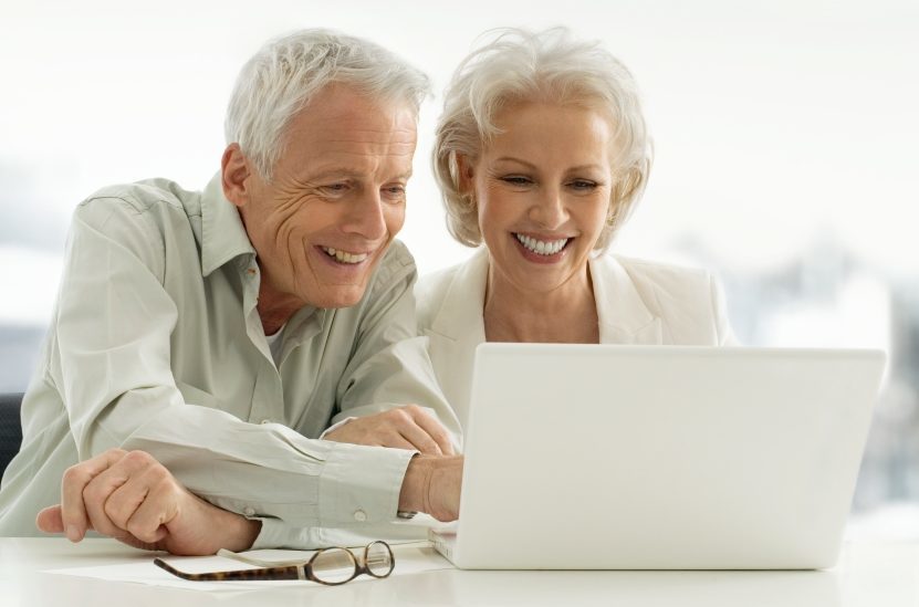 Anziani più felici grazie ad internet