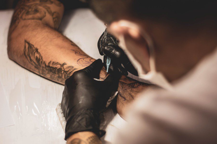 Il settore del tatuaggio è in ripresa. E parla anche di Covid e resilienza
