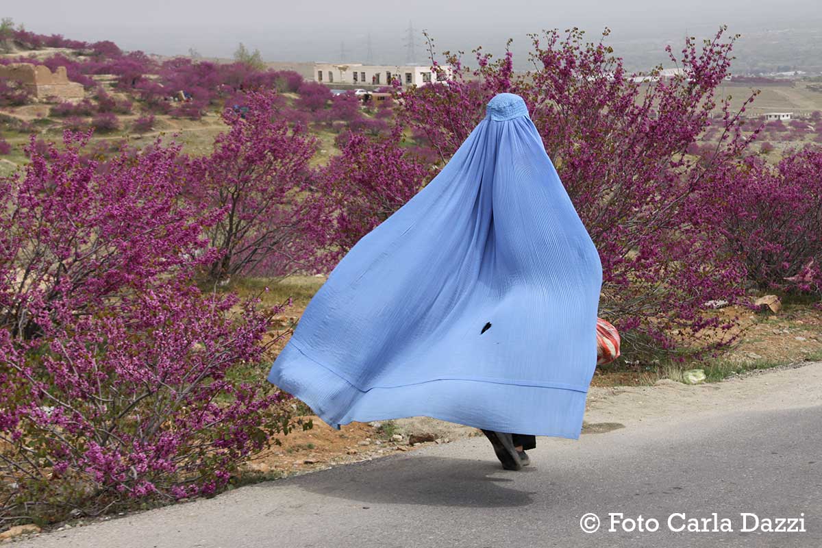 Diritti delle donne in Afghanistan, le manifestazioni e la resistenza