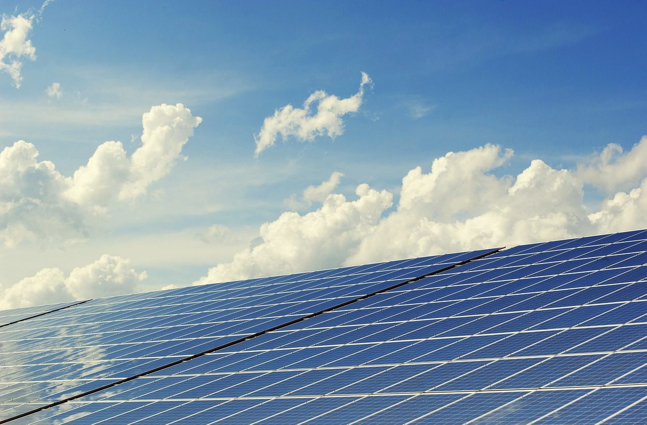 Impianti fotovoltaici sui tetti: il futuro post-carbone per l’Italia