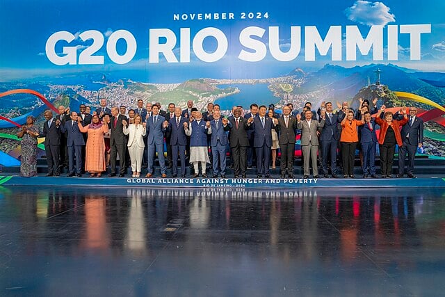 G20 2024.jpg tutti i leader del mondo si prendono per mano