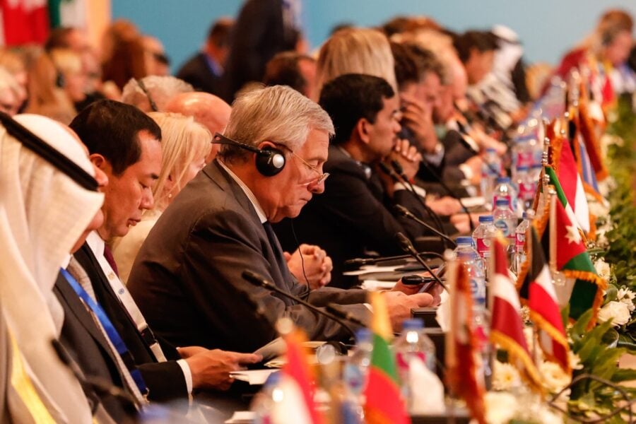 Onu Palestina. Il ministro degli Esteri Antonio Tajani insieme ai Ministri degli esteri durante un'audizione nel corso della Conferenza umanitaria per Gaza