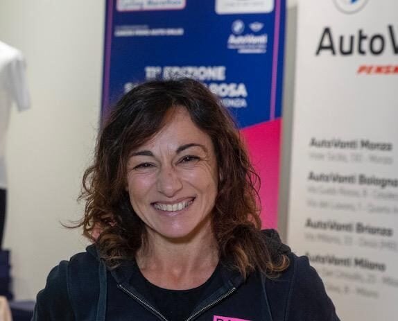 resilienza e sport senza frontiere per questa donna che ha trasformato la disabilità e il caregiving in opportunità per gli alotri: Sabrina Schillaci pratica l'Ironman a favore di cause sociali