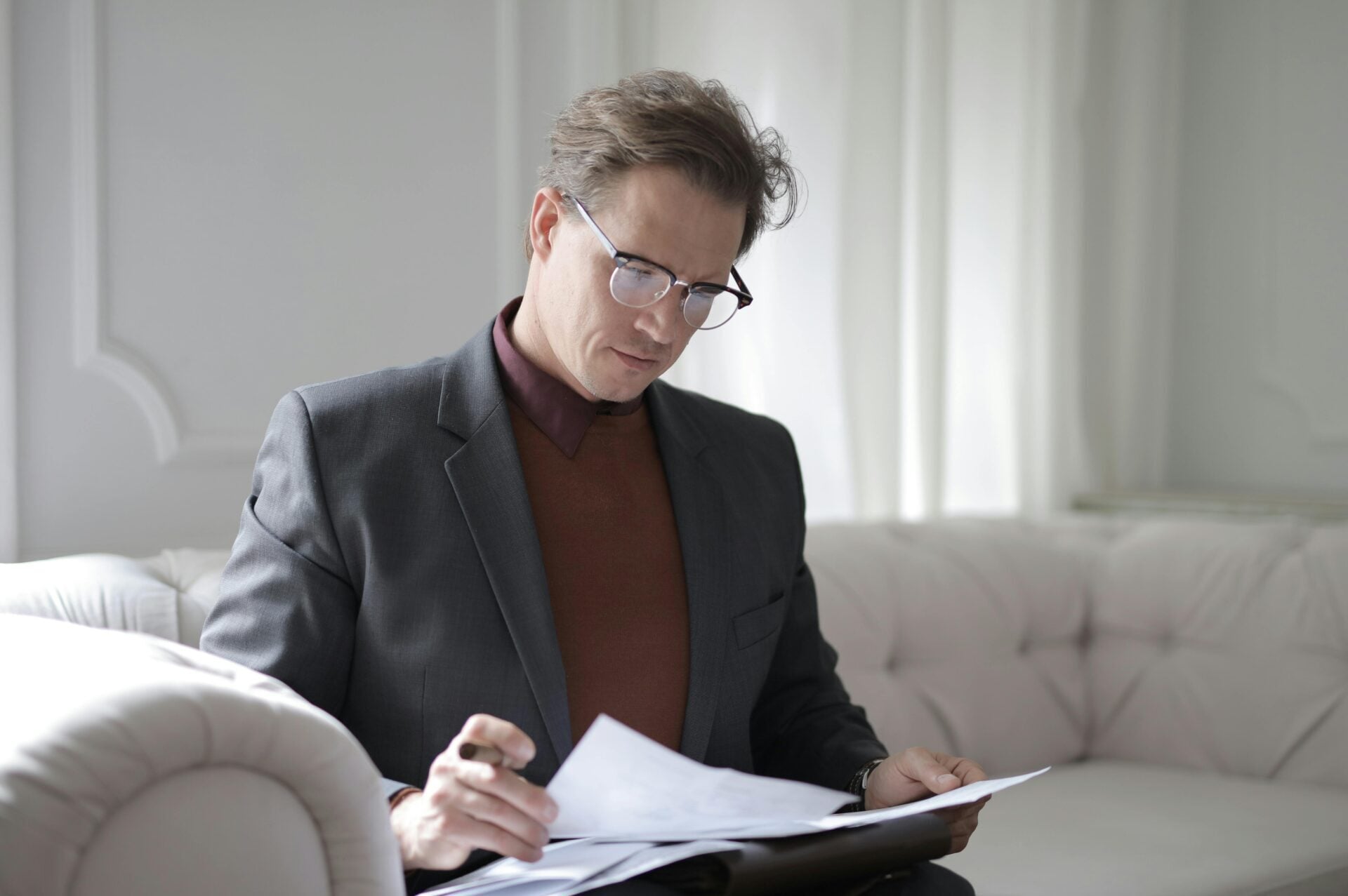 Successione ereditaria: quanto si paga e a chi spettano le spese notarili