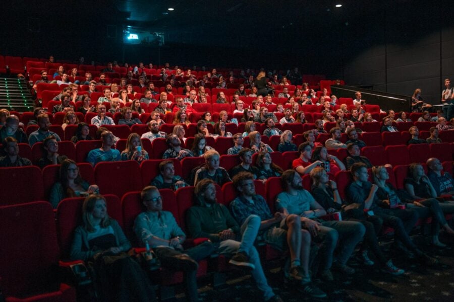 Cinema Revolution, una sala cinematografica piena di persone