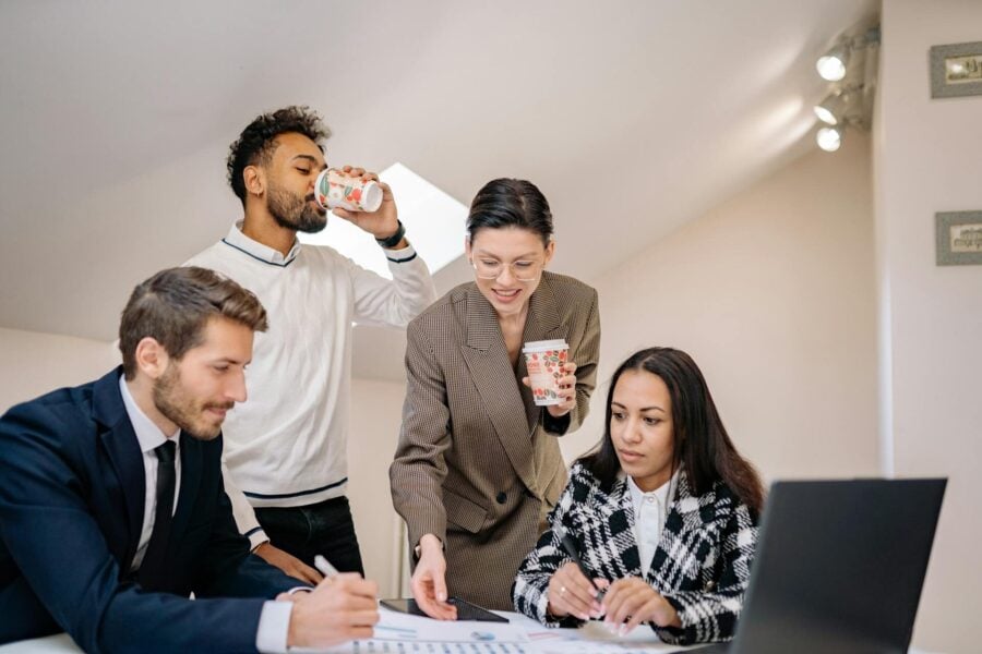 politiche giovanili: giovani a lavoro