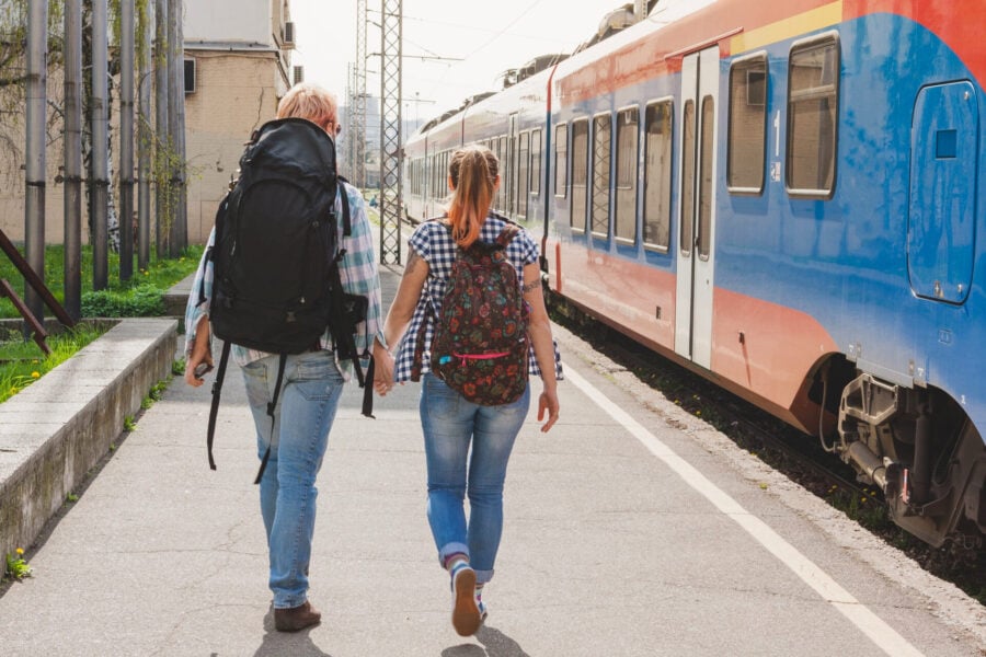 Scoprire l’Europa con l’Interrail gratis: un mese di libertà, incontri e panorami da ricordare per sempre.